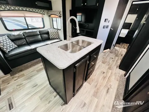 2020 Venture SportTrek 252VRD RV Photo 3