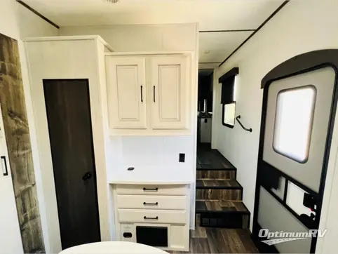 2021 Heartland Bighorn Traveler 37DB RV Photo 3