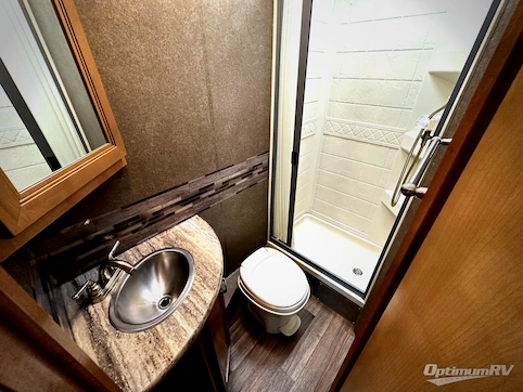 2019 Thor Quantum Sprinter KM24 RV Photo 3