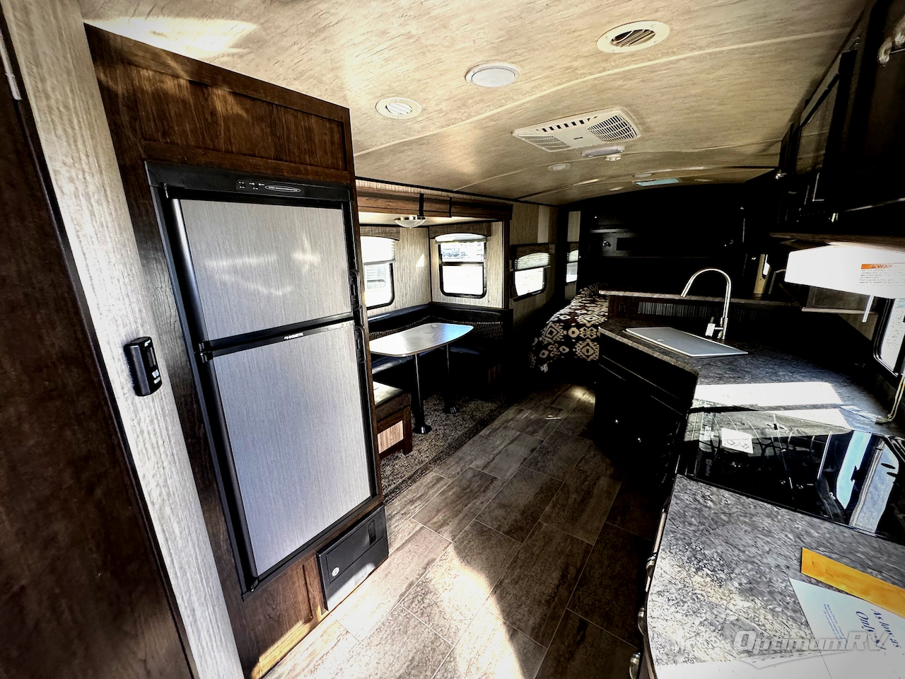 2018 Heartland Sundance Ultra Lite 221 RB Photo 3