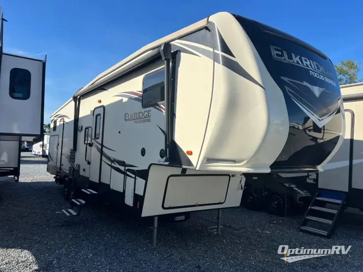 2019 Heartland ElkRidge Focus 327BH RV Photo 1