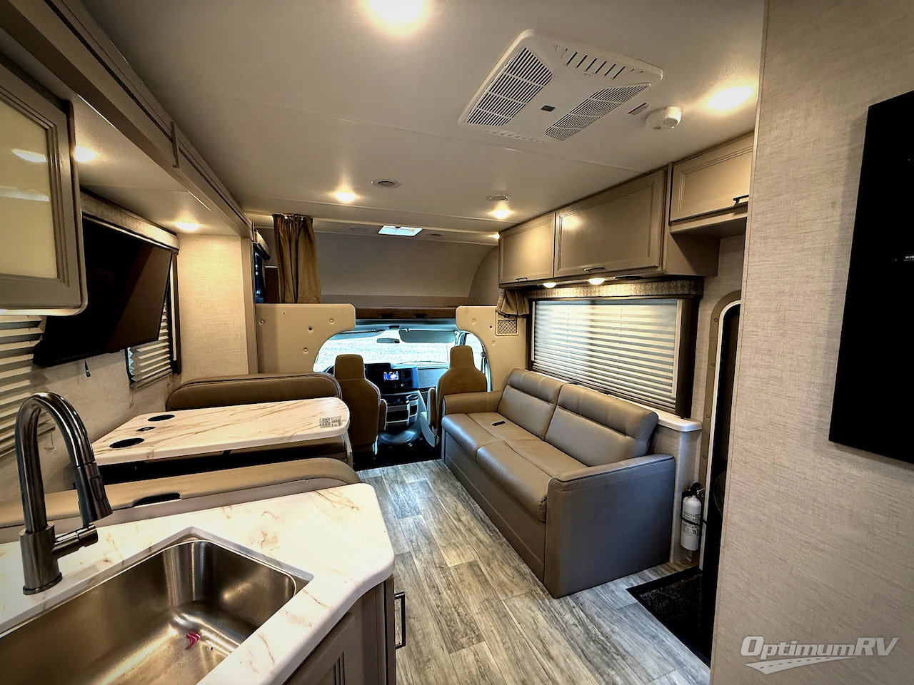 2024 Thor Chateau 28Z Photo 4
