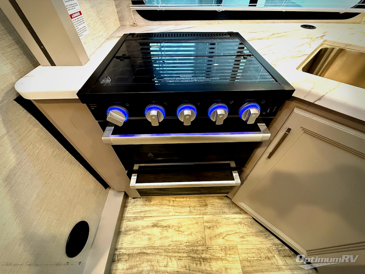 2024 Thor Chateau 28Z Photo 9