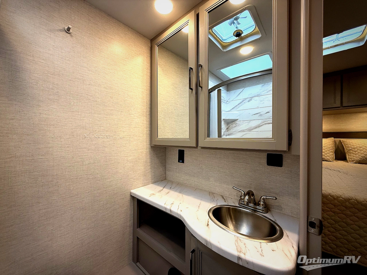 2024 Thor Chateau 28Z Photo 10