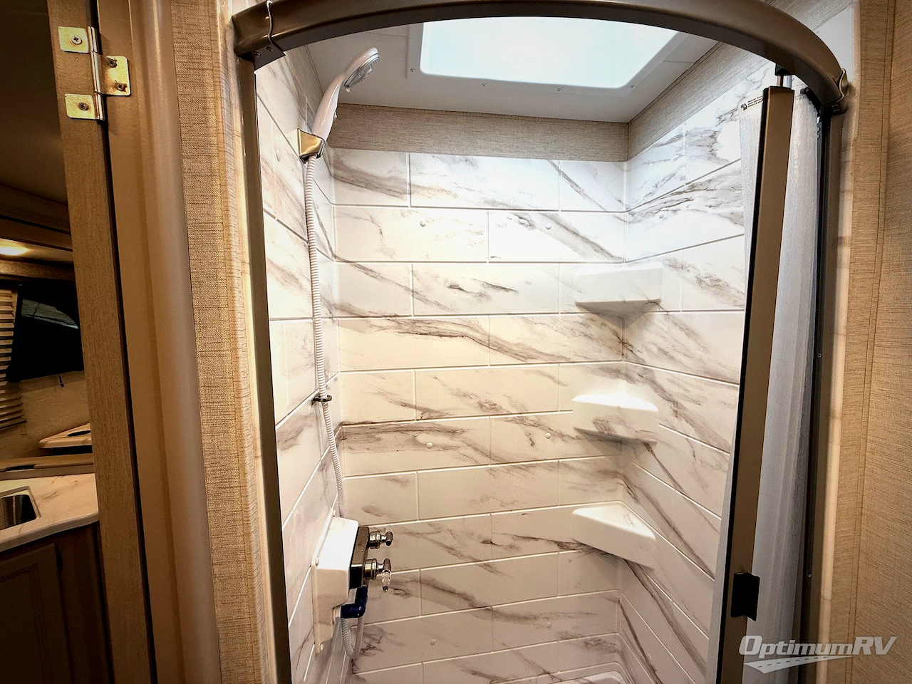 2024 Thor Chateau 28Z Photo 12