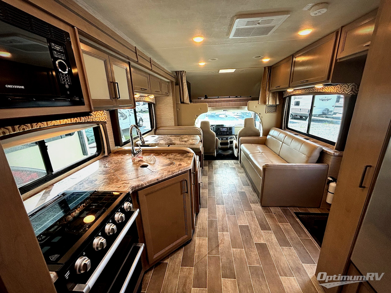 2021 Thor Chateau 31EV Photo 7