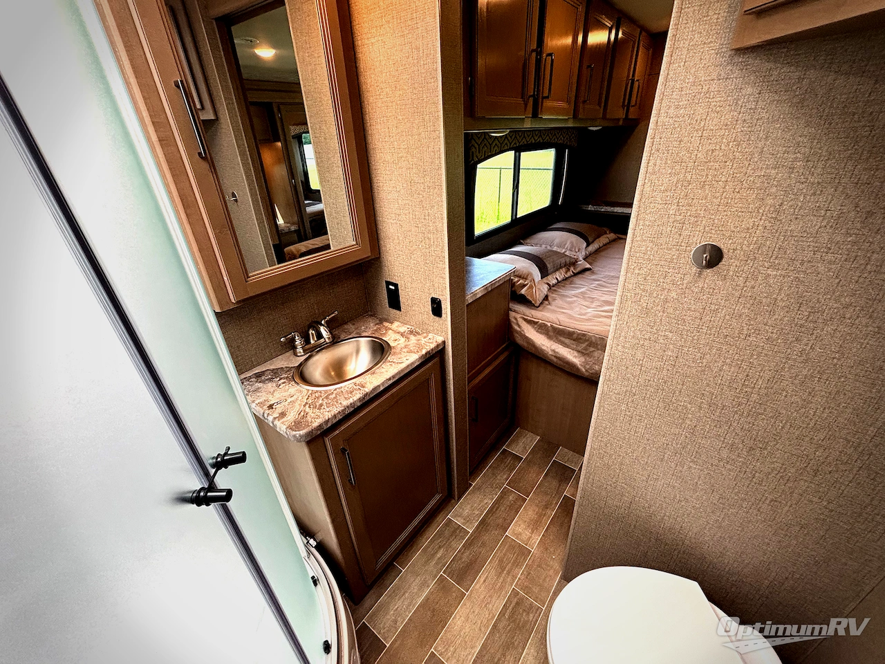 2021 Thor Chateau 31EV Photo 44