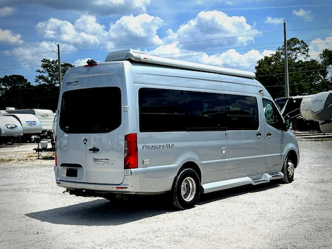 2020 Pleasure-Way Plateau FL RV Photo 2
