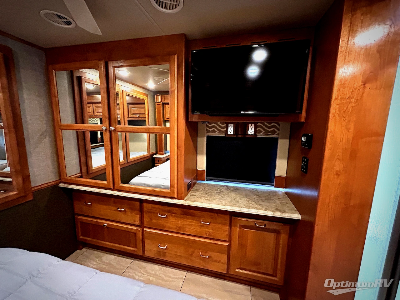 2017 Tiffin Allegro 32 SA Photo 19