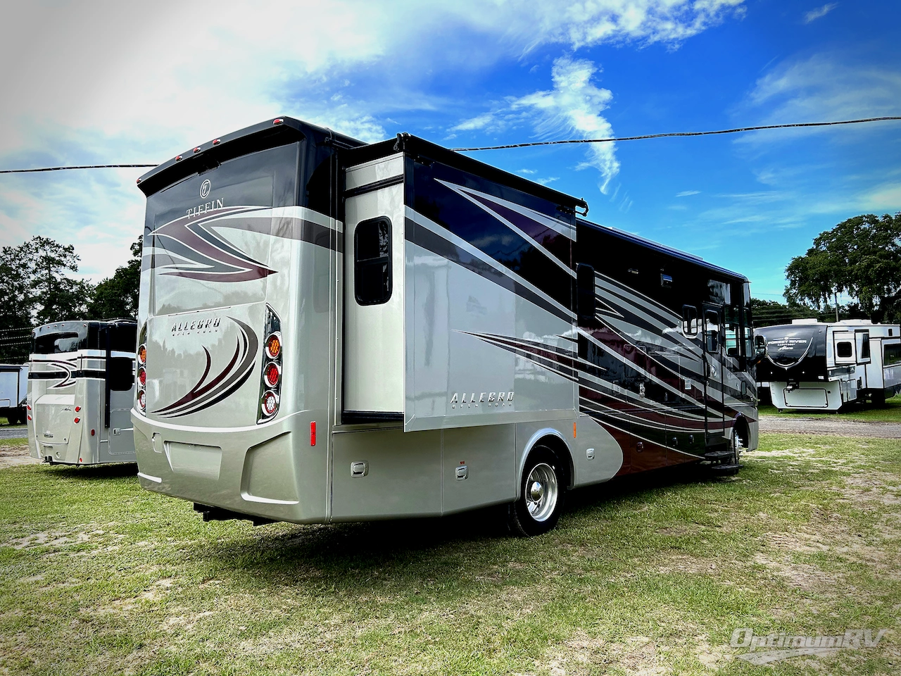 2017 Tiffin Allegro 32 SA Photo 2