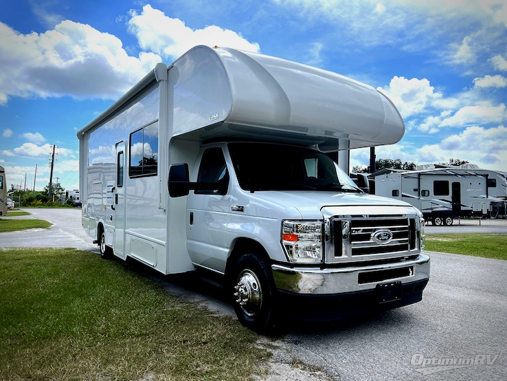 2021 Thor Chateau 27R RV Photo 1