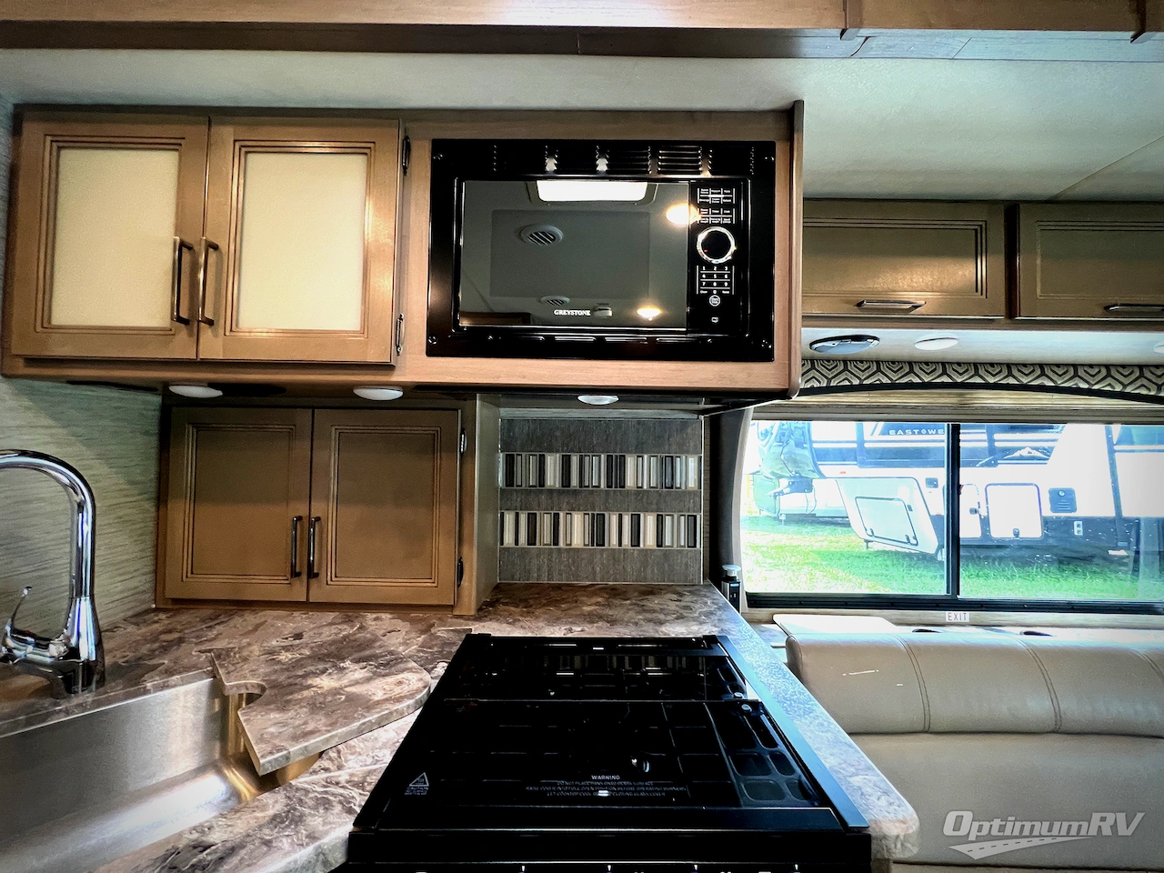 2021 Thor Chateau 27R Photo 13