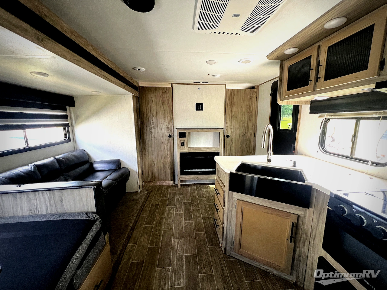 2021 Forest River Cherokee Alpha Wolf 26DBH-L Photo 17