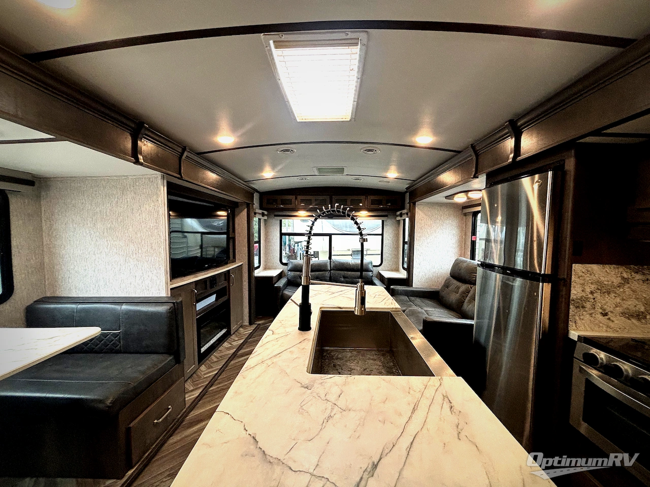 2021 Dutchmen Astoria 3373RL Photo 4