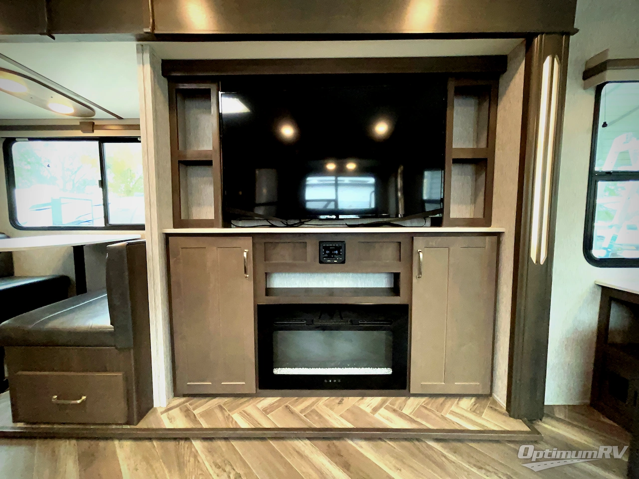 2021 Dutchmen Astoria 3373RL Photo 12