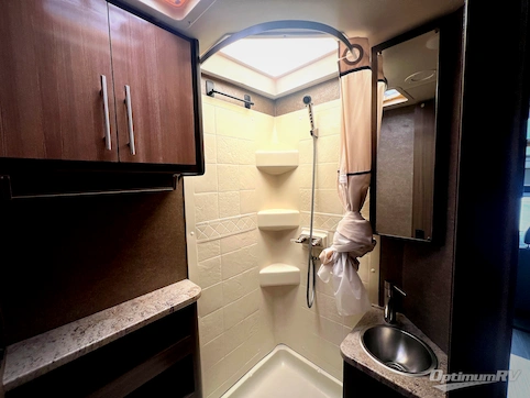 2017 Thor Gemini 23TR RV Photo 4