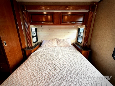 2018 Holiday Rambler Admiral XE 31A RV Photo 4