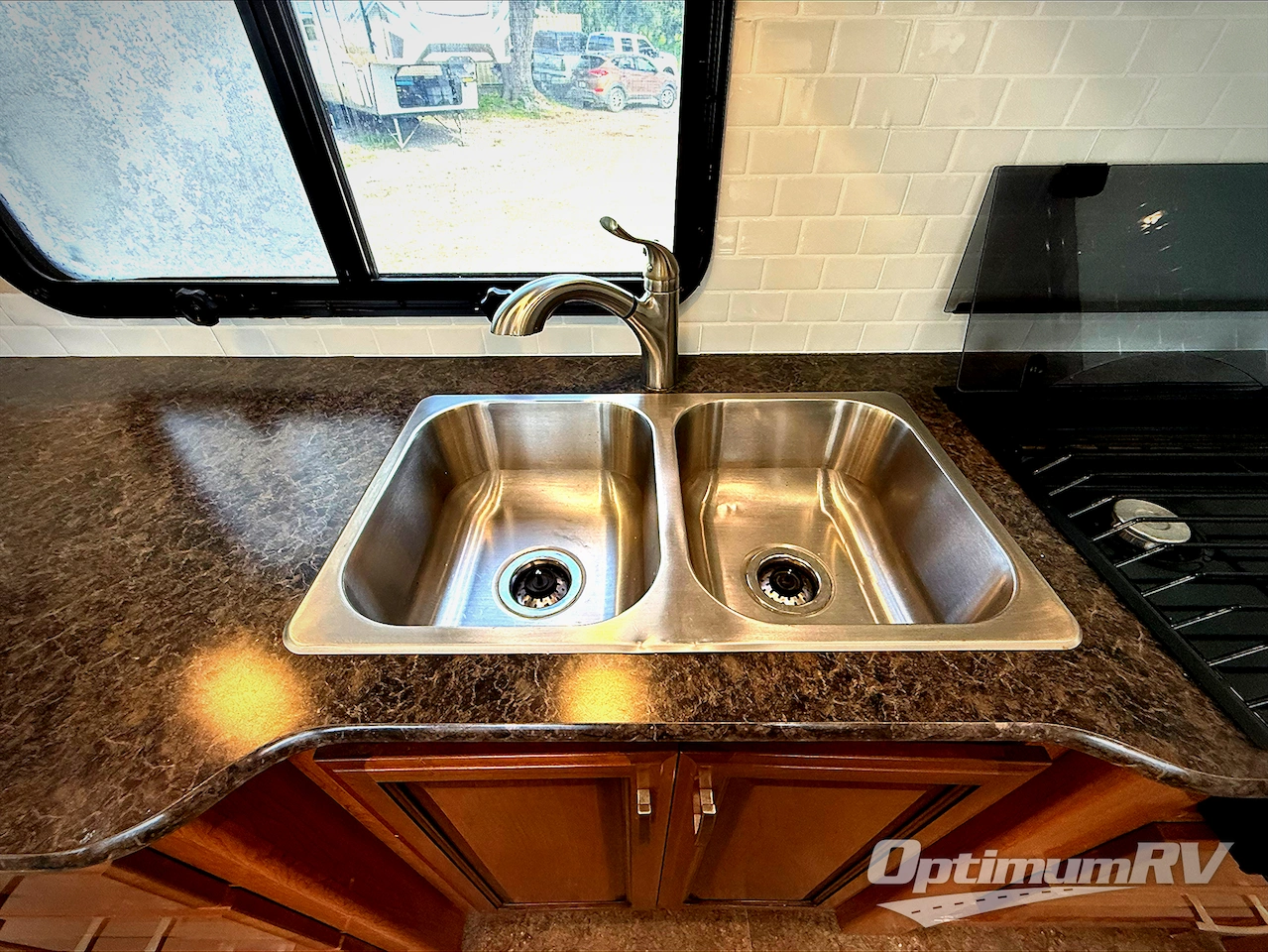 2018 Holiday Rambler Admiral XE 31A Photo 9