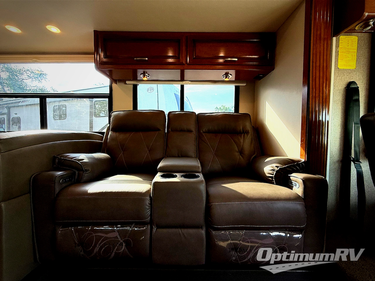2018 Holiday Rambler Admiral XE 31A Photo 8