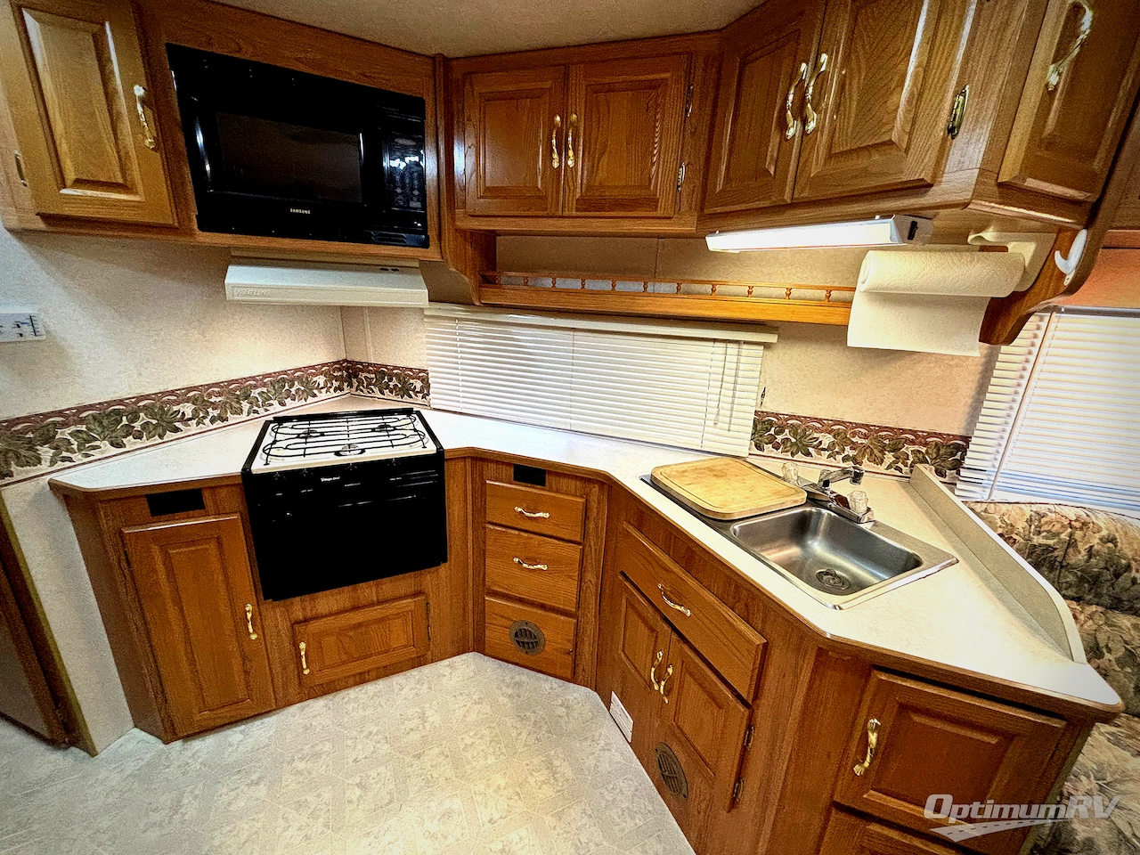 2000 Coachmen Santara 315QB Photo 13