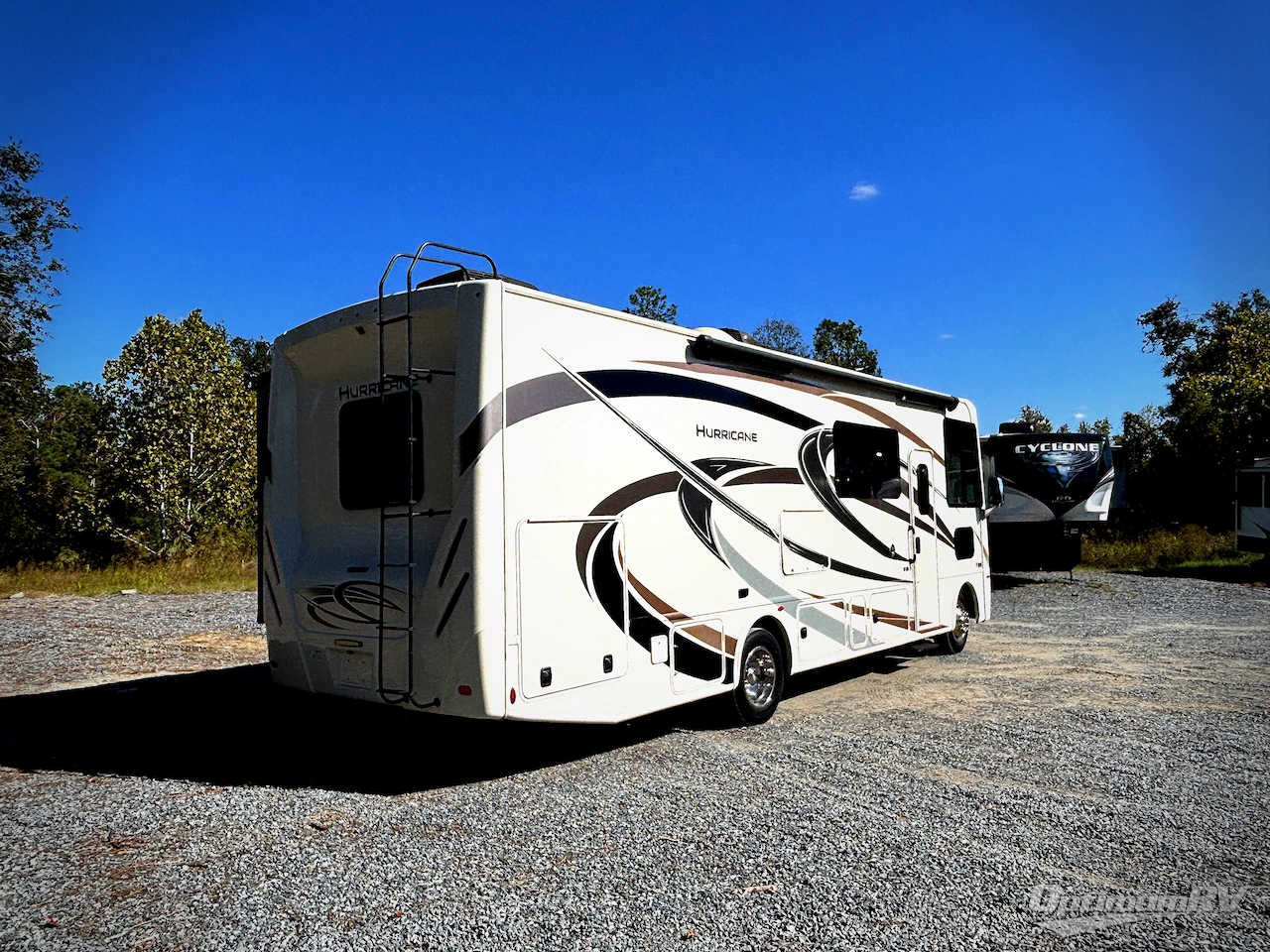 2019 Thor Hurricane 29M Photo 2