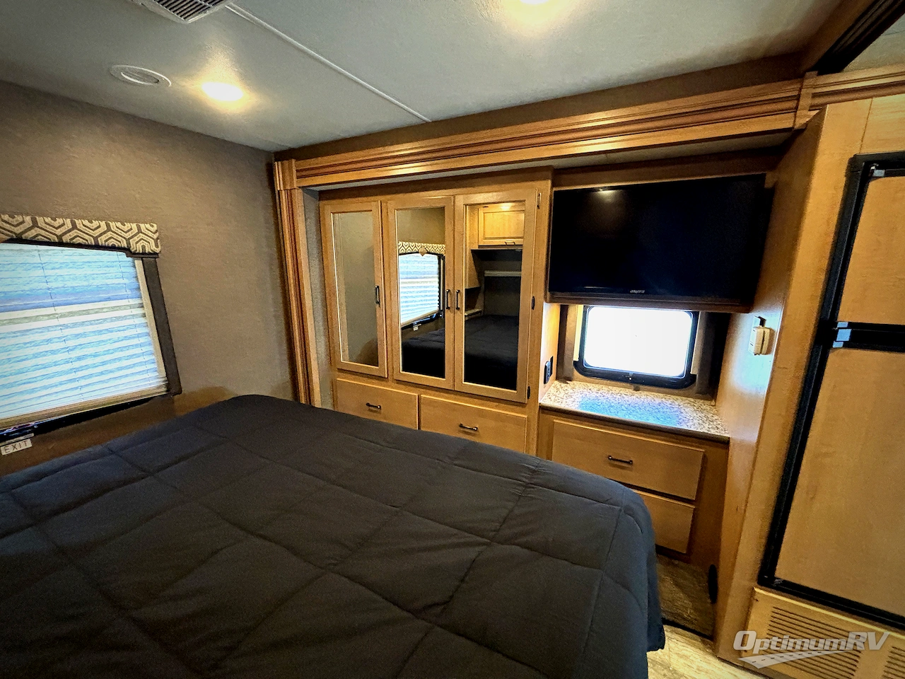 2019 Thor Hurricane 29M Photo 16