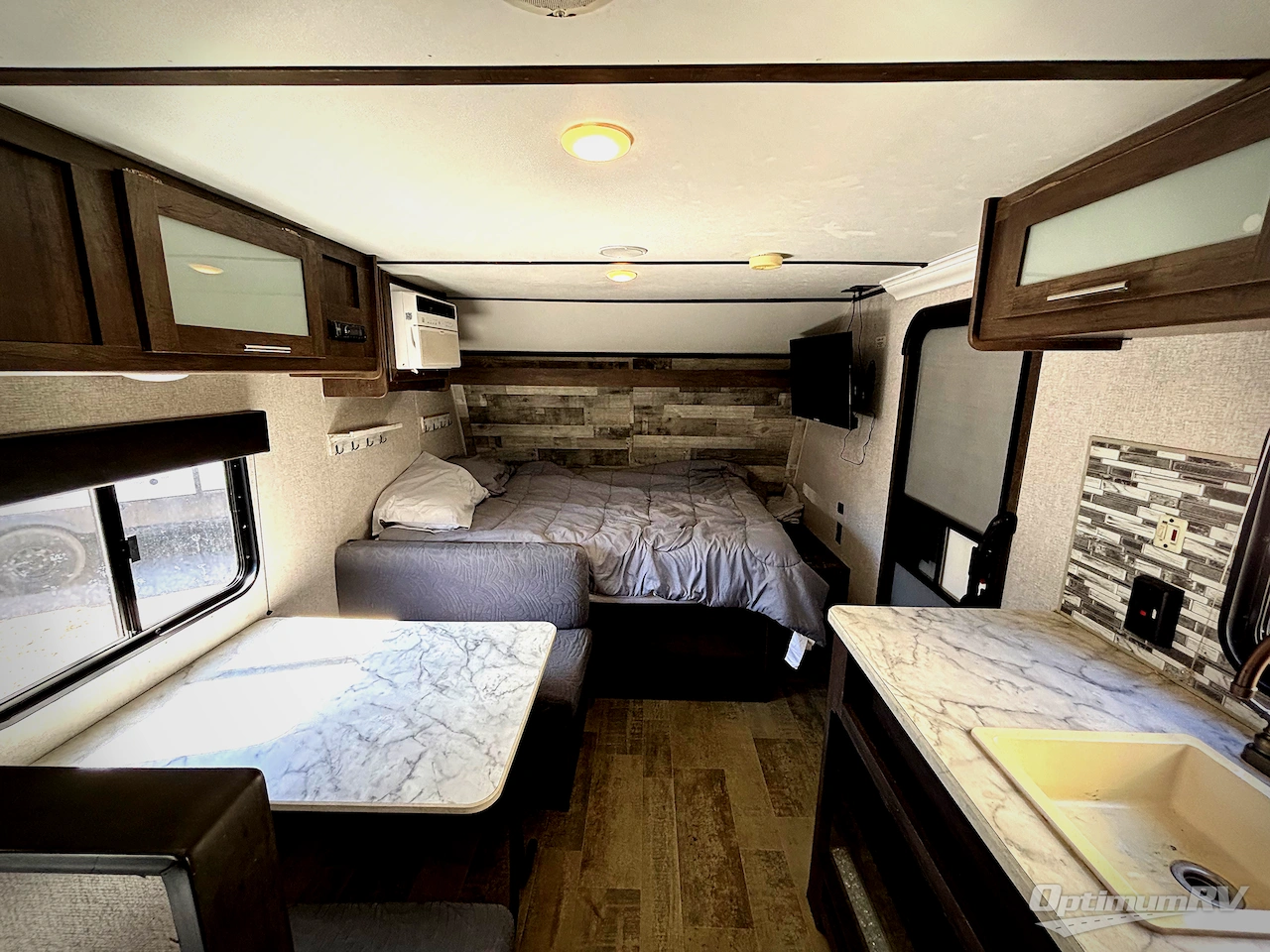 2021 Dutchmen Coleman Lantern LT Series 17FQ Photo 5