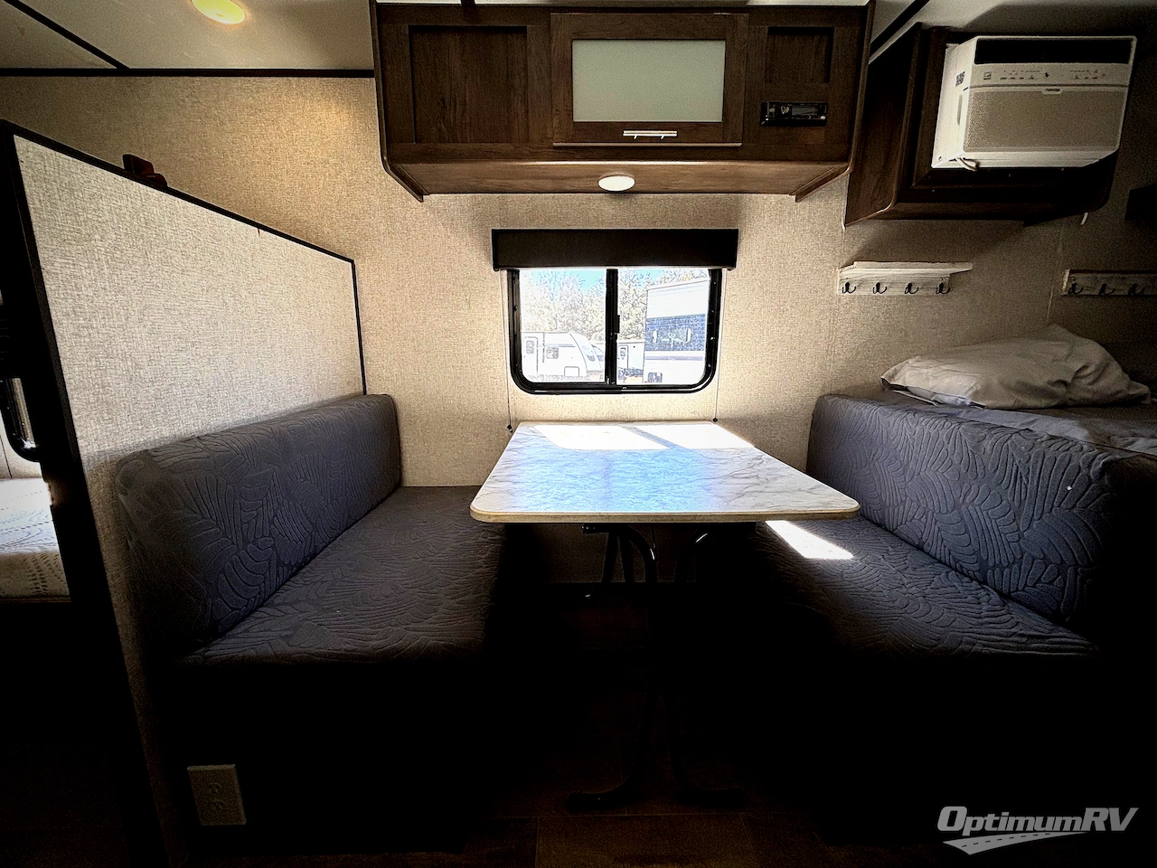 2021 Dutchmen Coleman Lantern LT Series 17FQ Photo 7