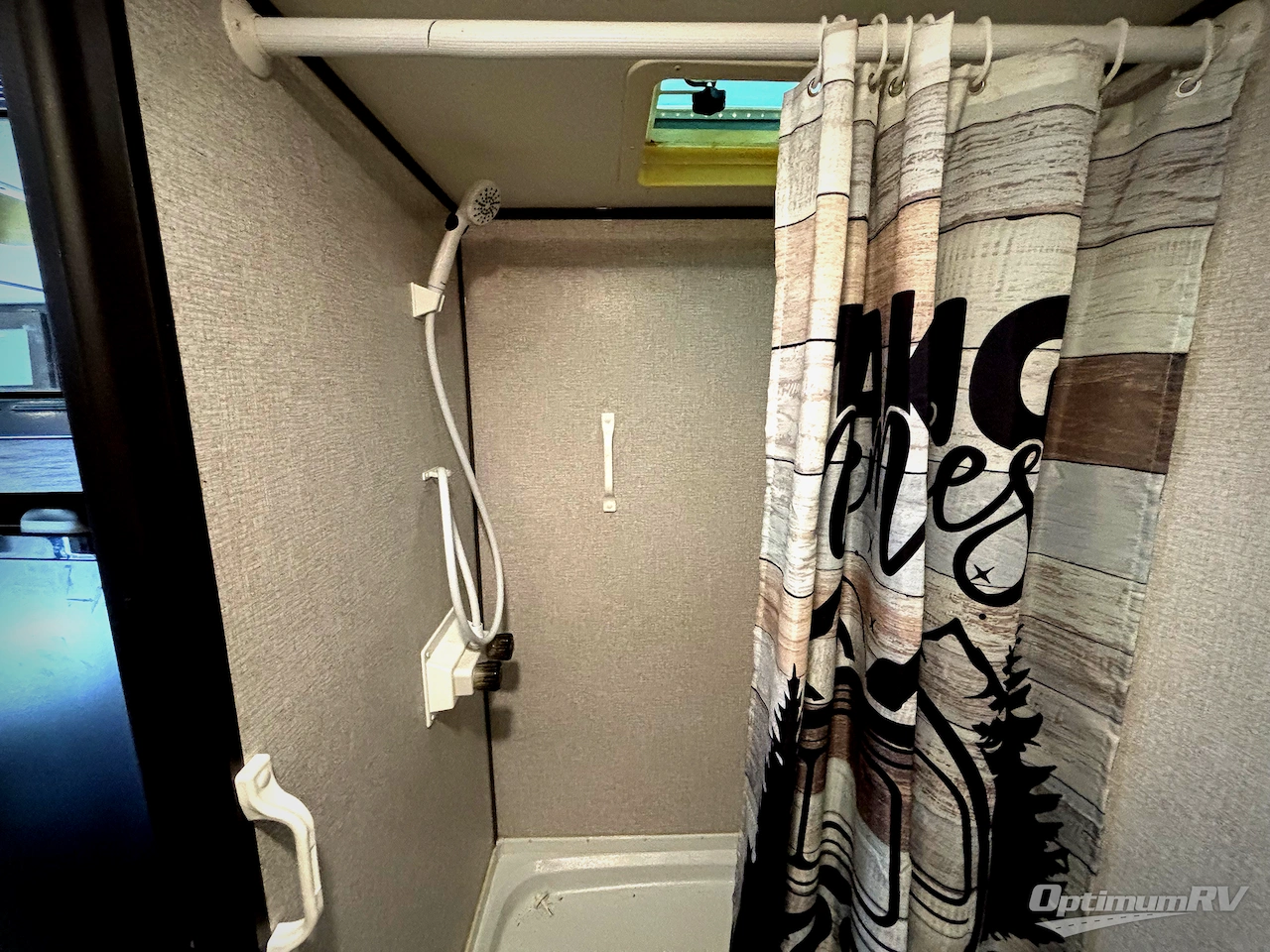 2021 Dutchmen Coleman Lantern LT Series 17FQ Photo 9