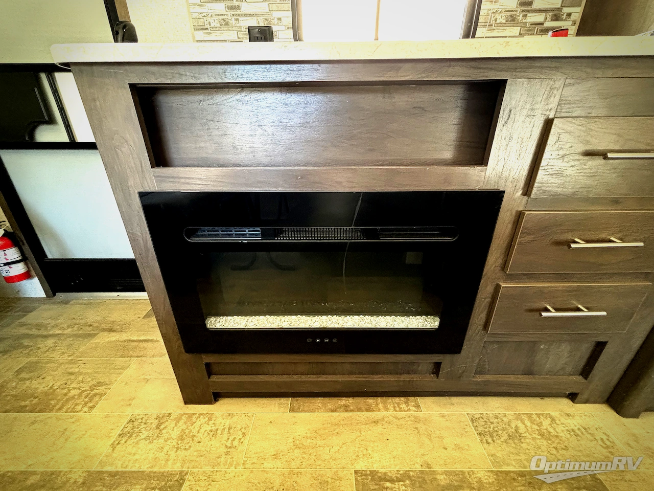 2021 Dutchmen Coleman Lantern LT Series 17FQ Photo 12