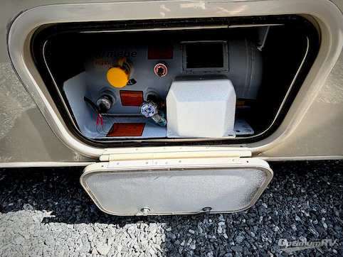 2018 Thor Chateau 26B RV Photo 4