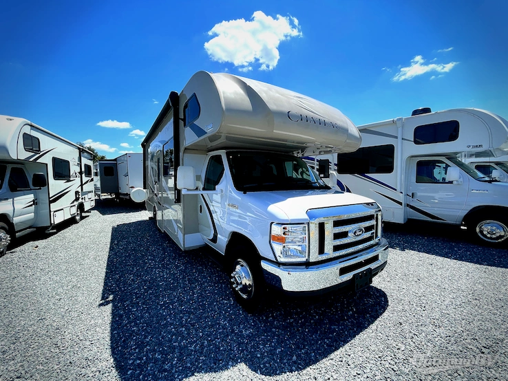 2018 Thor Chateau 26B RV Photo 1
