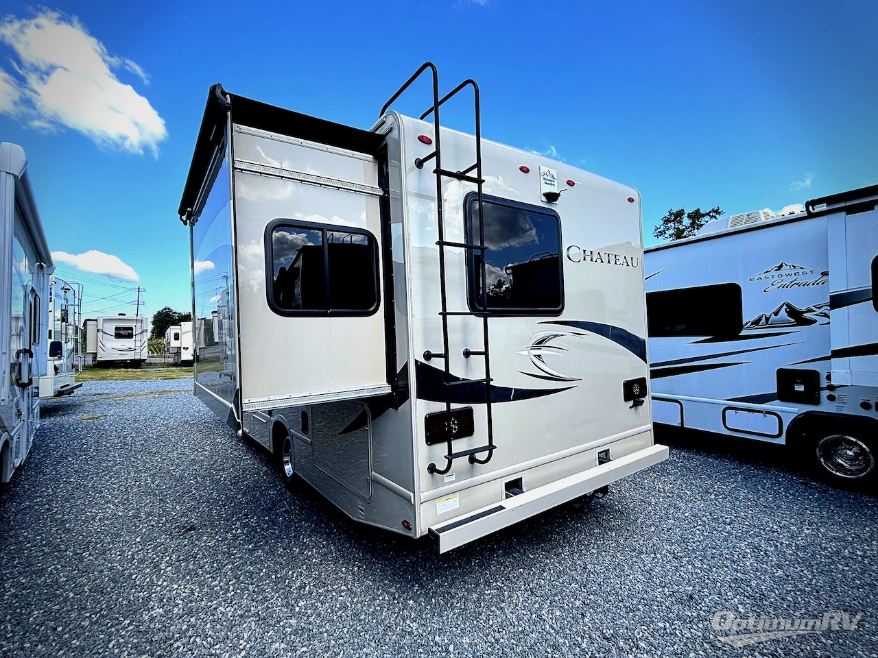 2018 Thor Chateau 26B Photo 2