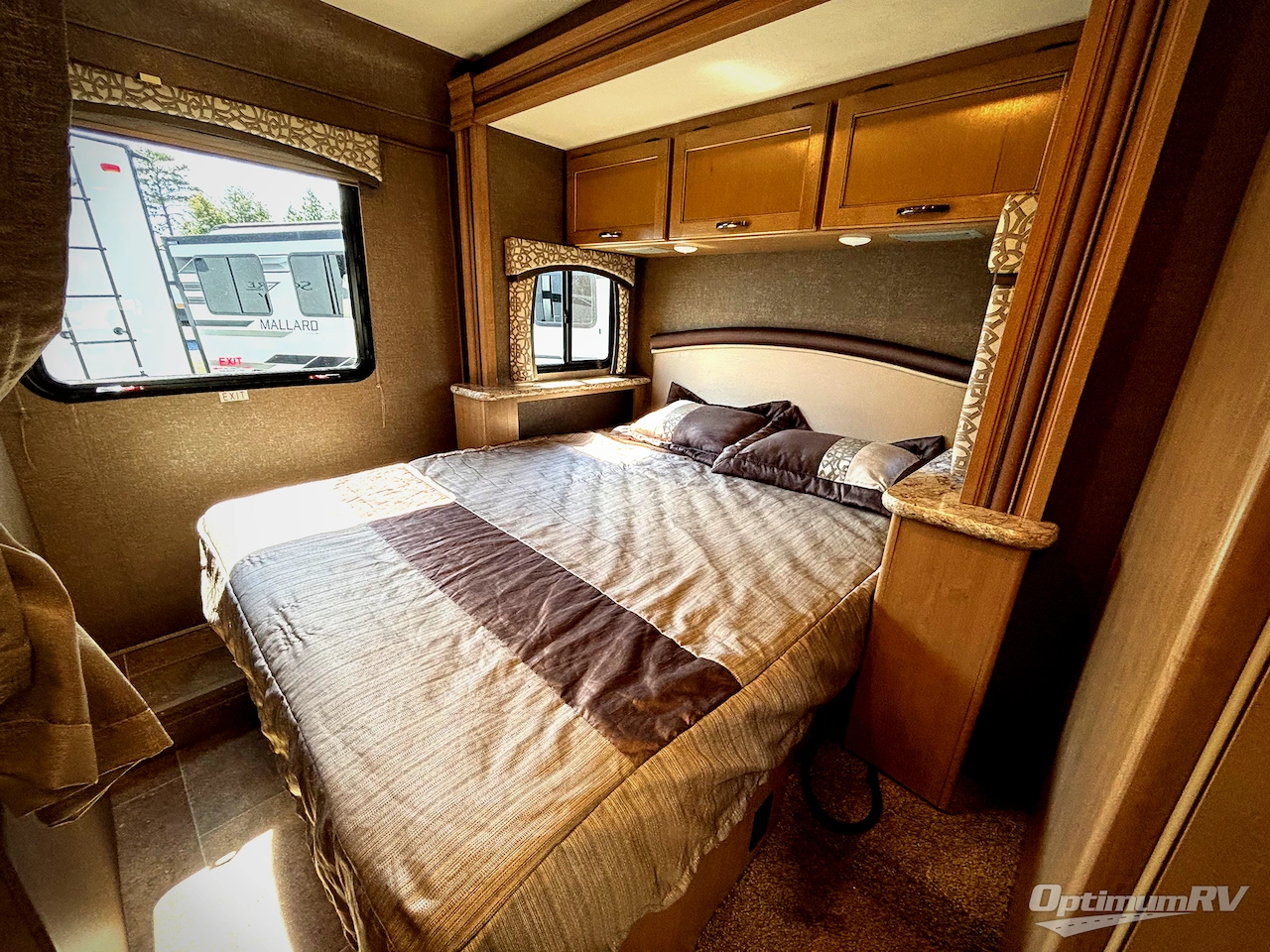 2018 Thor Chateau 26B Photo 12