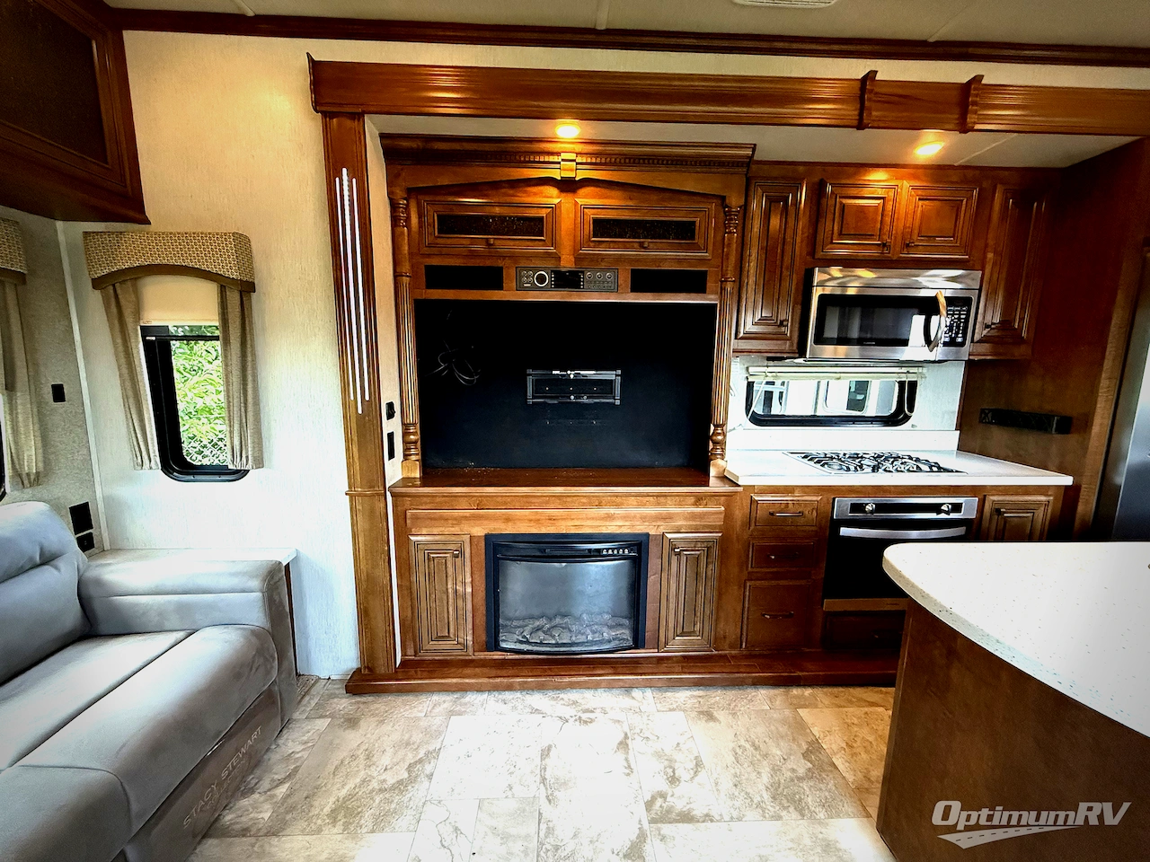 2018 Heartland Bighorn 3575EL Photo 8
