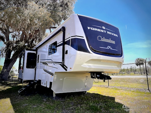New 2025 Palomino Columbus 376DS Featured Photo