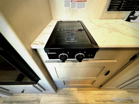 2025 Coachmen Clipper 5K Series 25QBH RV Photo 3