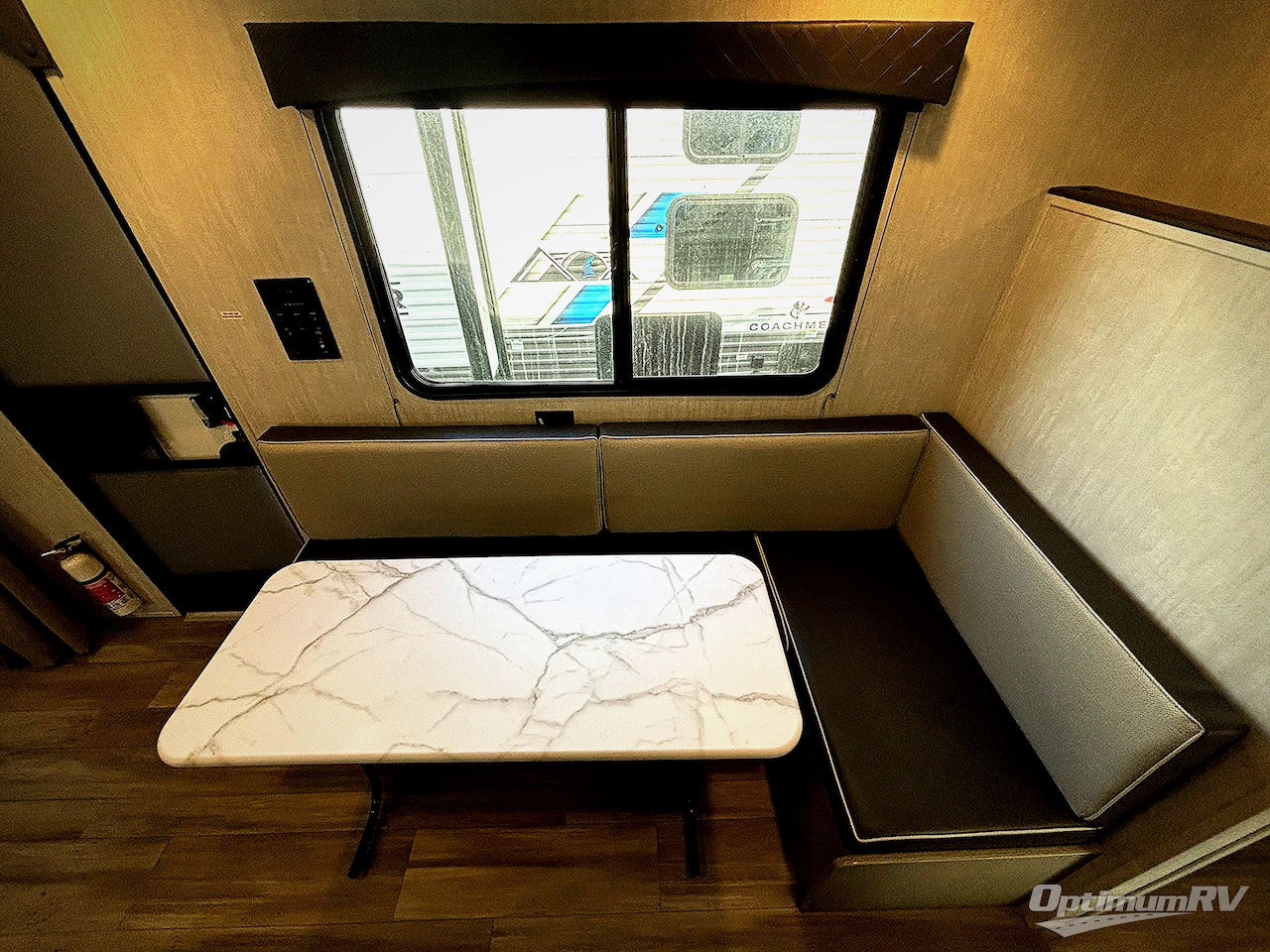 2025 Coachmen Clipper 5K Series 25QBH Photo 5