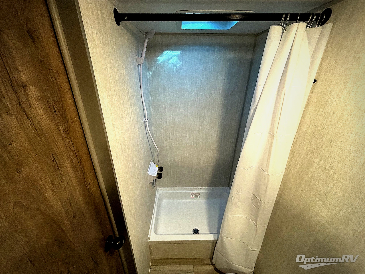 2025 Coachmen Clipper 5K Series 25QBH Photo 13