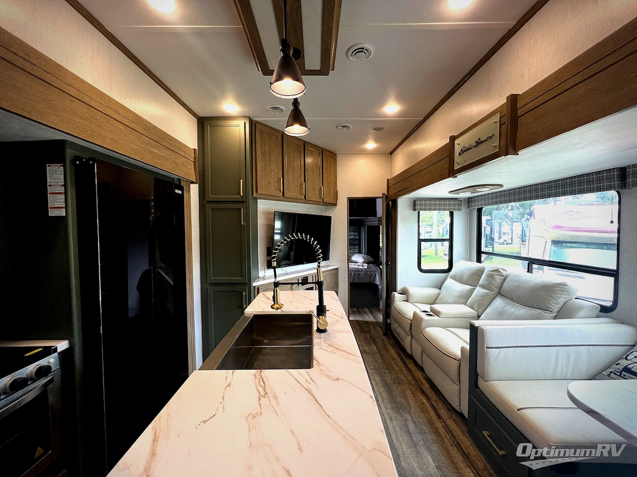 2024 Dutchmen Eddie Bauer 360LF Photo 4