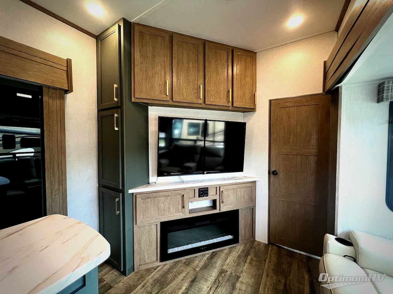 2024 Dutchmen Eddie Bauer 360LF Photo 7