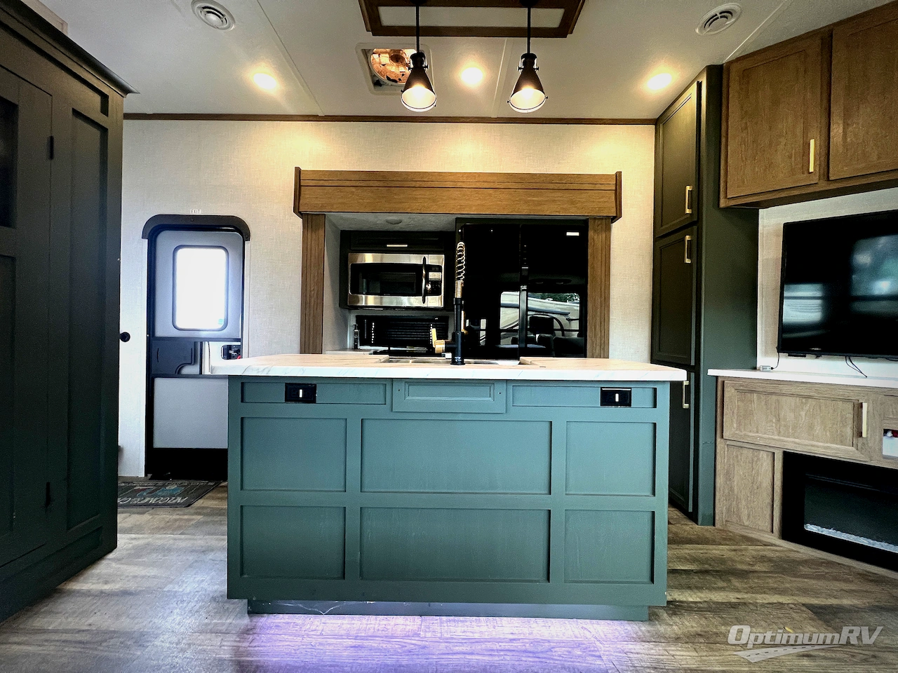 2024 Dutchmen Eddie Bauer 360LF Photo 9