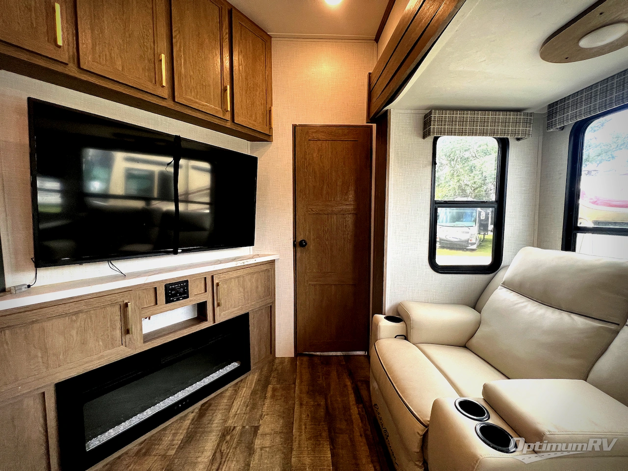 2024 Dutchmen Eddie Bauer 360LF Photo 15