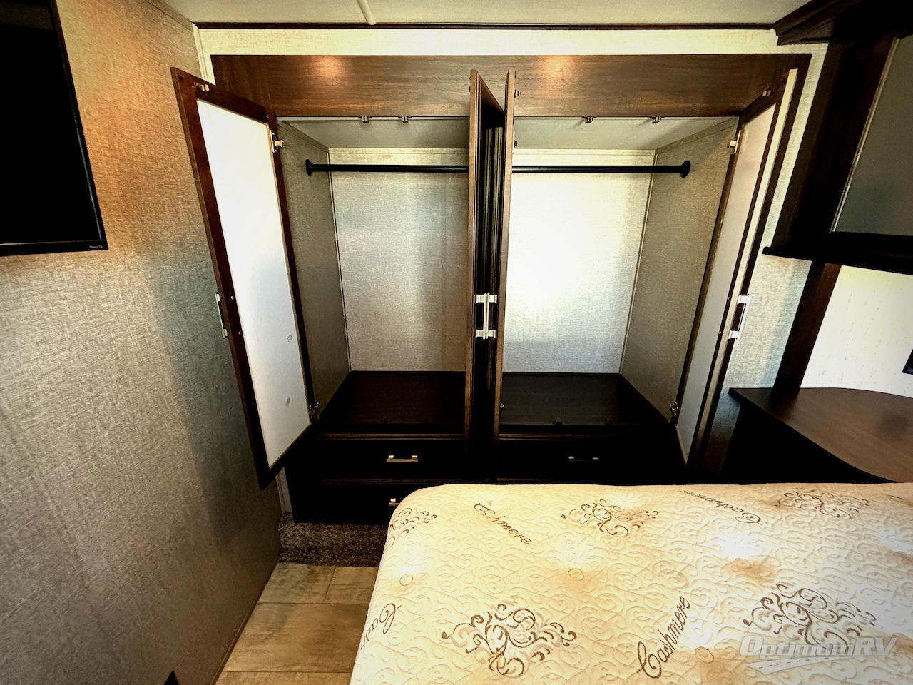 2020 Grand Design Momentum M-Class 395M Photo 11