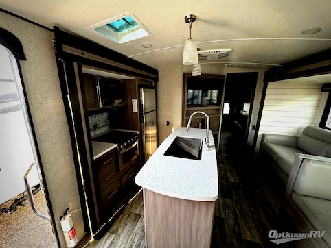 2023 CrossRoads Sunset Trail SS331BH RV Photo 2