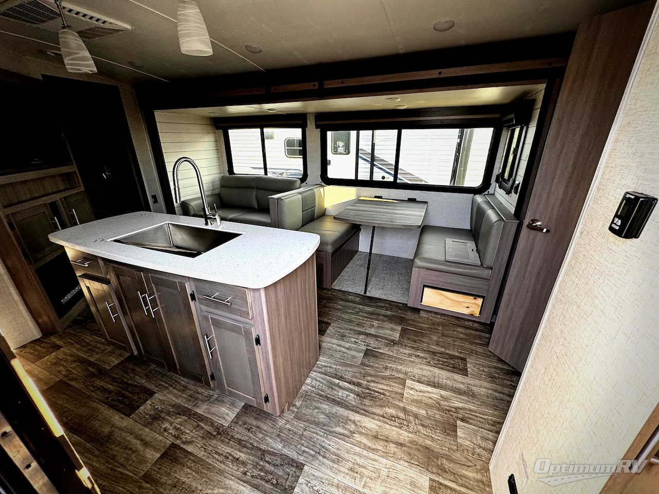 2023 CrossRoads Sunset Trail SS331BH Photo 2