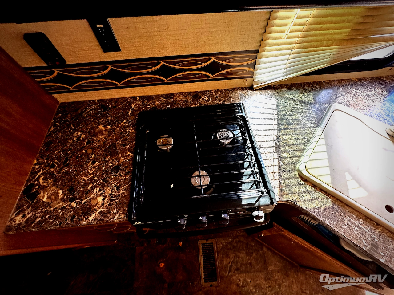 2015 Keystone Springdale 271RL Photo 9