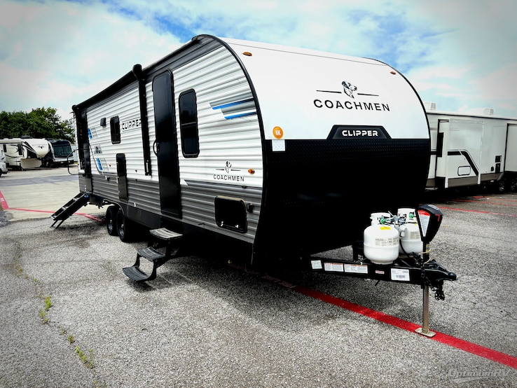 2025 East To West Della Terra 272RL RV Photo 1