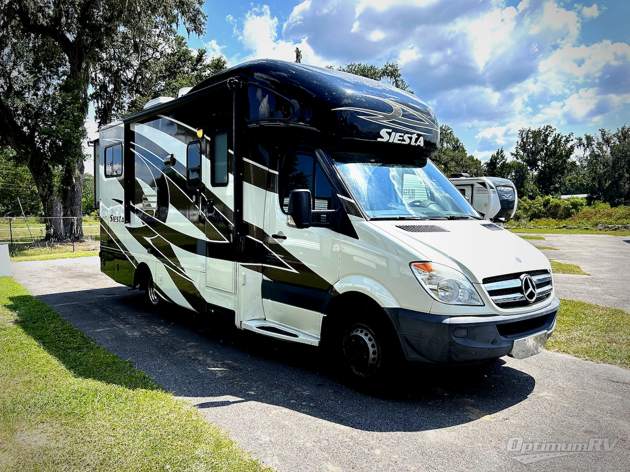 2014 Thor Siesta Sprinter 24SR Photo 1