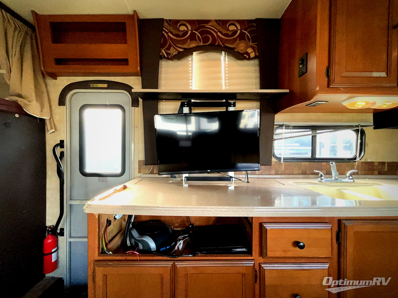 2014 Coachmen Leprechaun 319DS Ford 450 Photo 18